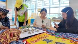 上海爷叔现身被大量股民围观