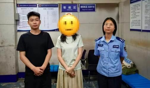 吴镇宇晒费曼王嘉尔合照