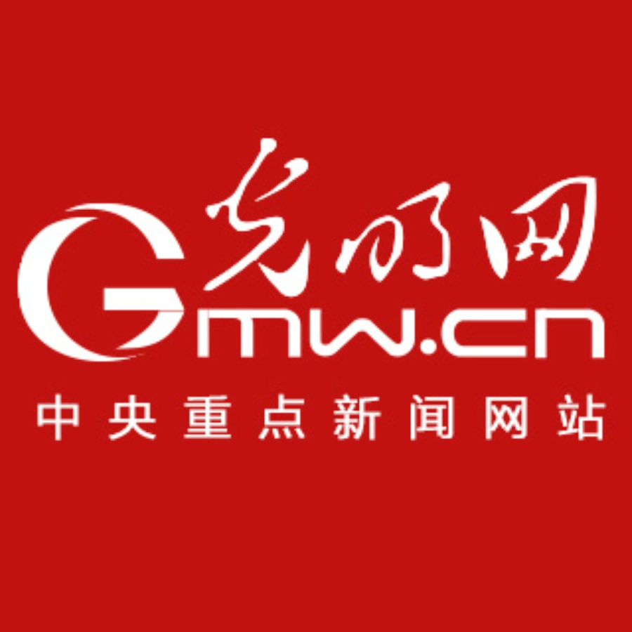 教师在幼儿园内驾车撞倒名孩子致死