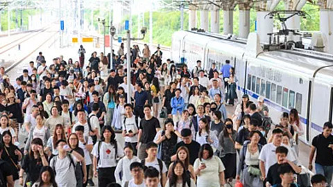 端午假期首日，全国铁路迎来客流高峰