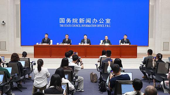 解放军抵近台岛演习夺取综合制权